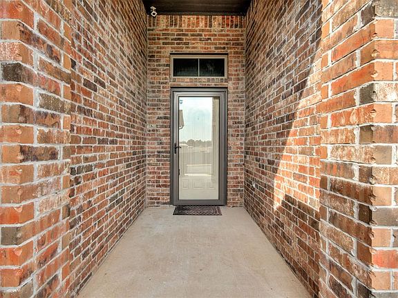 5th image of 1017 Dayton Ln