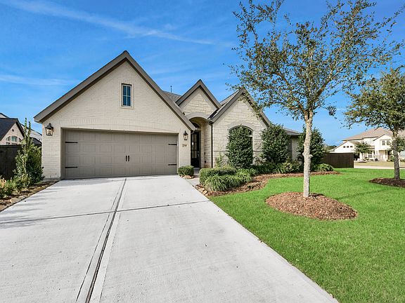 2nd image of 2719 Country Ln