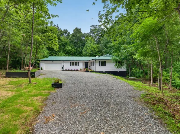 41 Jumpoff Pl, Monterey, TN 38574