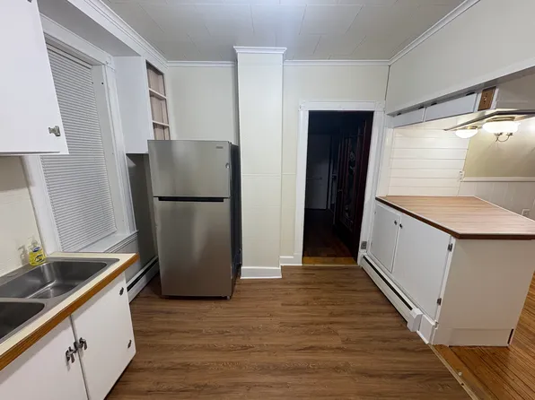 396 Sabattus St Floor 1, Lewiston, ME 04240