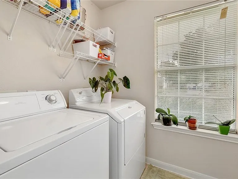107 N Pauley Dr — Photo 16