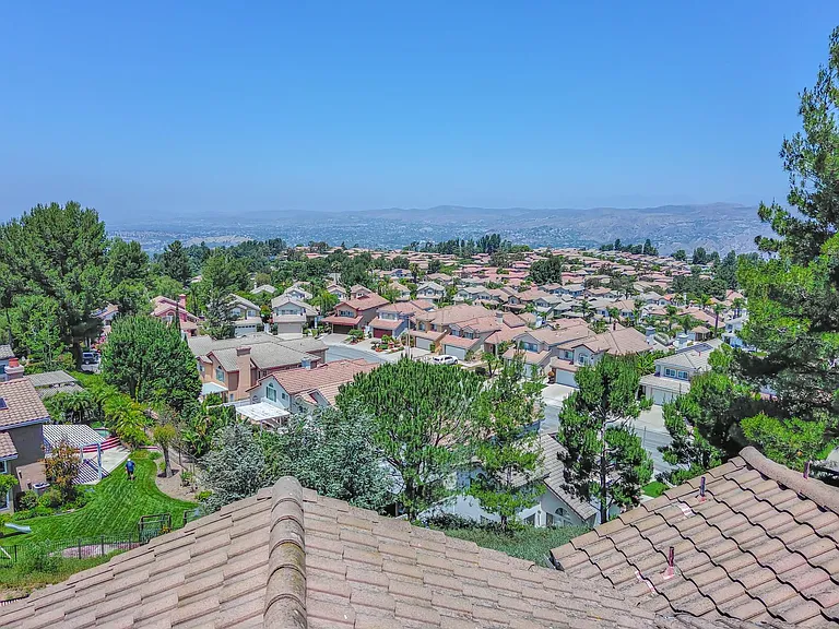1011 S Mountcrest Ct — Photo 45