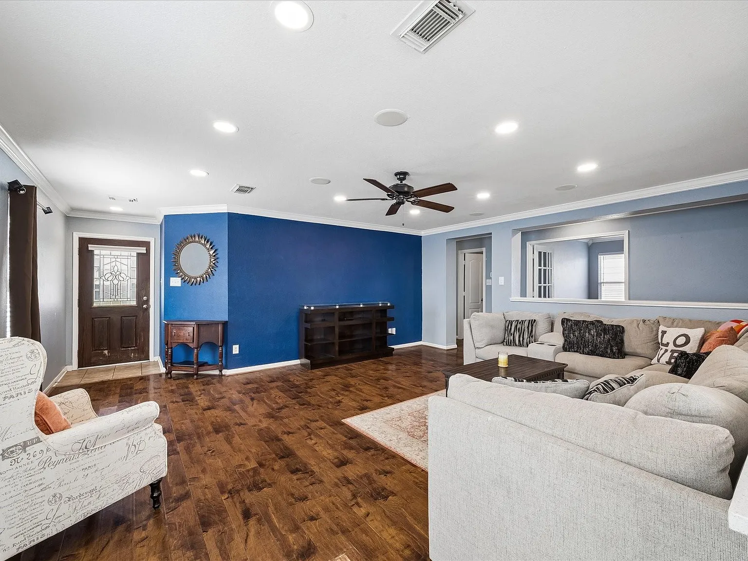 3 bed, 2.0 bath, 1563 sqft, $1,950 — Photo 4