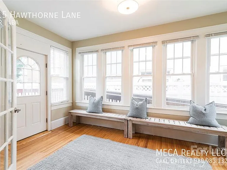 715 Hawthorne Ln — Photo 6