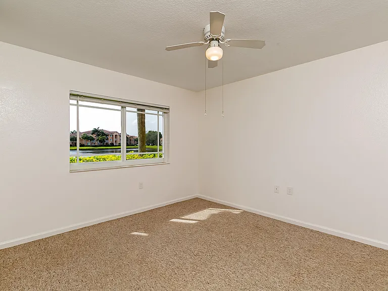 281 SW Palm Dr #102 — Photo 18