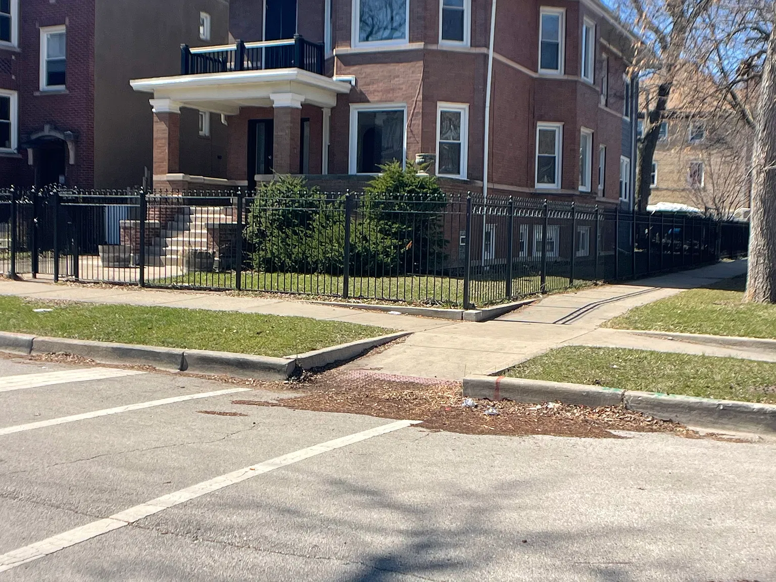 2 bed, 1100 sqft, $1,800 — Photo 1