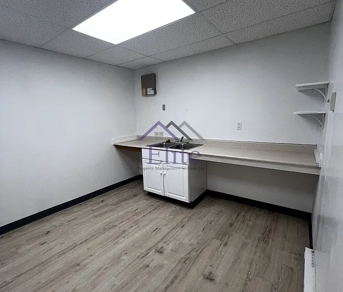 413 W Railroad Ave #1 — Photo 6