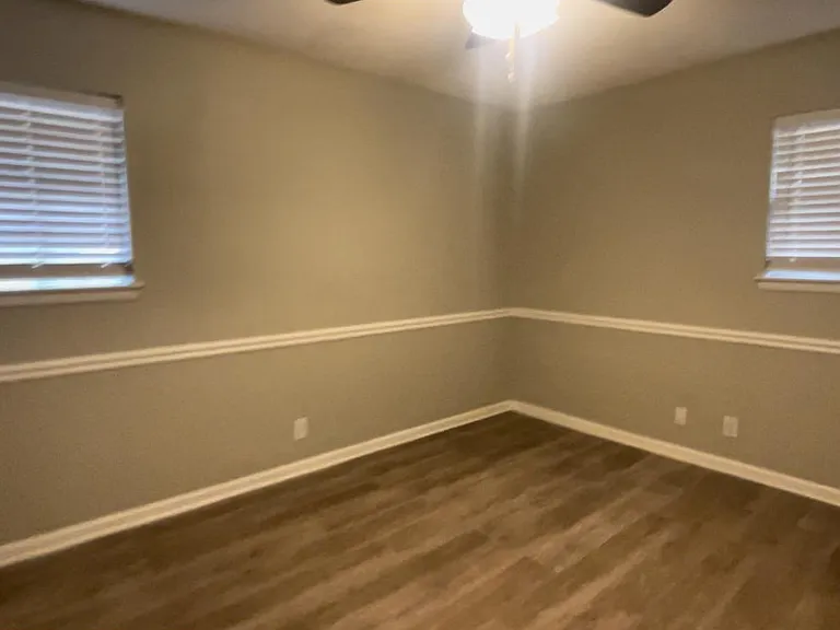 7130 Greenview Dr — Photo 11