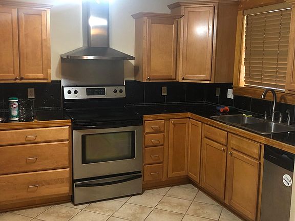 3rd image of 201 Canal St APT C