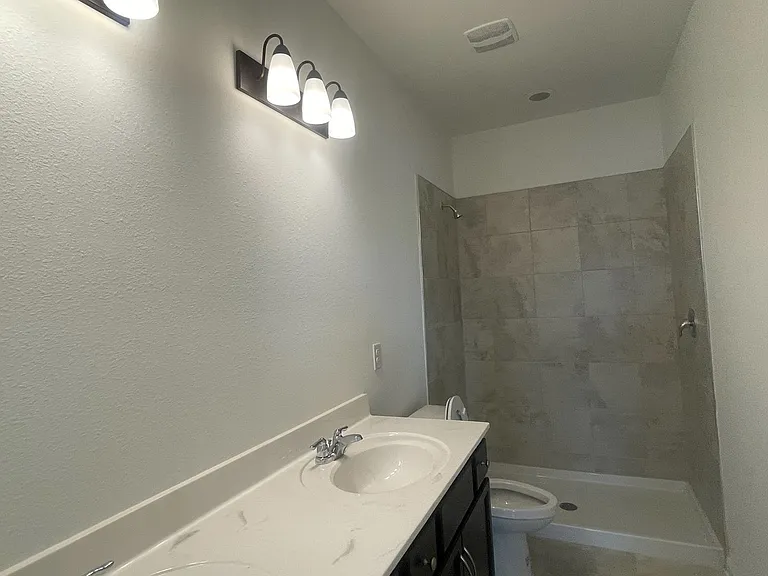 40 Pinebury Ln — Photo 7