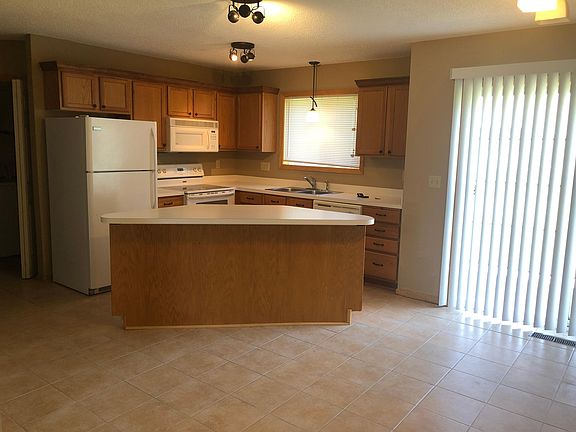 3rd image of 15071 Dunwood Trl