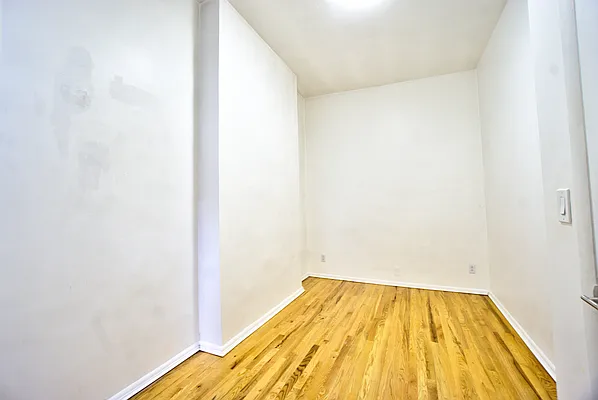 Rented by Compass | media 12