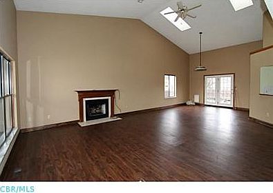 4th image of 2103 Acadia Pl