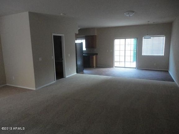 4th image of 2834 E Tracy Ln Unit 3