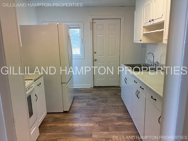 725 SW 7th St — Photo 11