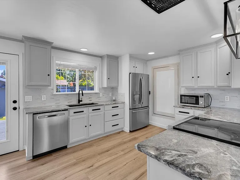 6211 W Magnolia Ave — Photo 11