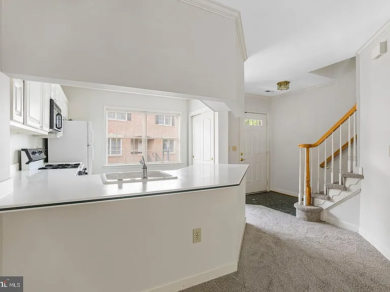 6908 Fairfax Dr #306 — Photo 28