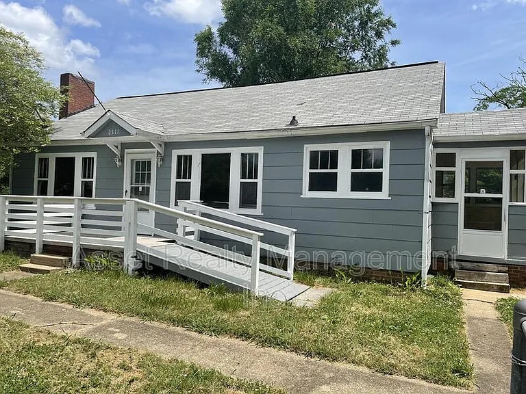 2317 Sun Valley Rd — Photo 1