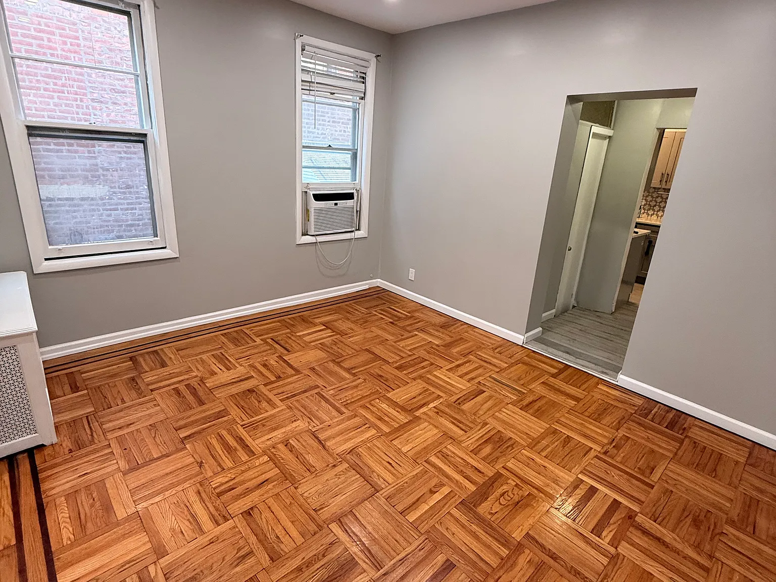 3 bed, 1200 sqft, $3,100 — Photo 2