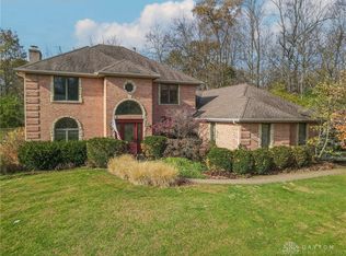 1419 Clear Brook Dr, Dayton, OH 45440
