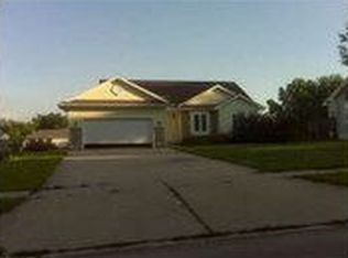 1615 E Watrous Ave, Des Moines, IA 50320