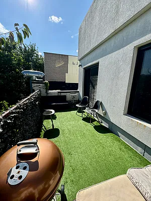 Rented by Safdie Realty Group | media 2