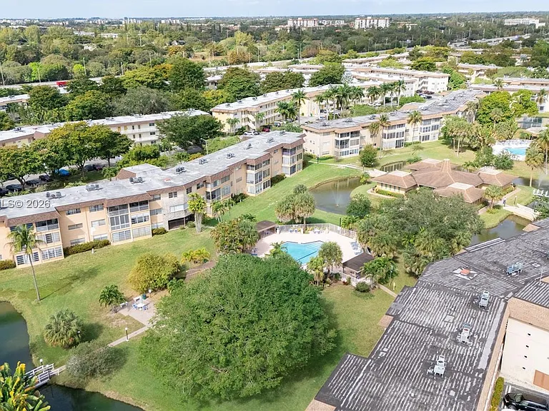 5021 W Oakland Park Blvd #204 — Photo 28