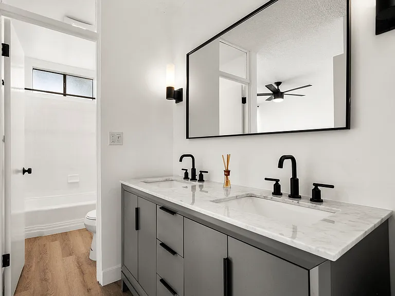 The Vertical — Photo 10