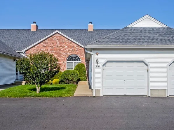 25 Castle Hills Rd #C, Agawam, MA 01001