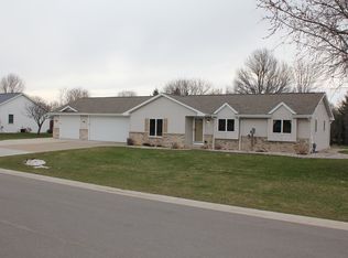 W5570 Sumac Ln, APPLETON, WI 54915