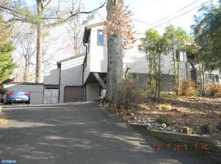 915 Rydal Rd, Jenkintown, PA 19046