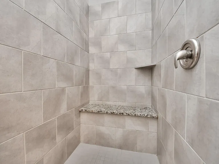 2606 Madeline Grove Dr — Photo 31