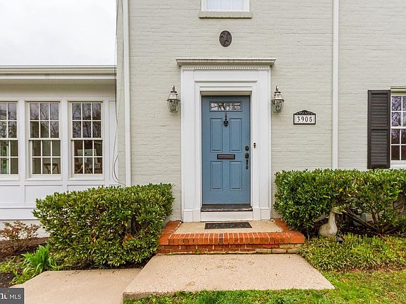 5th image of 3905 Everett St