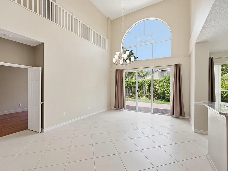 18474 Old Princeton Ln — Photo 11