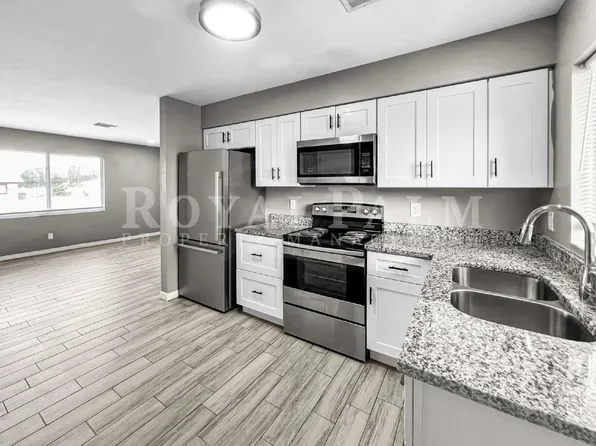 121 Gordon Ave S, Lehigh Acres, FL 33973