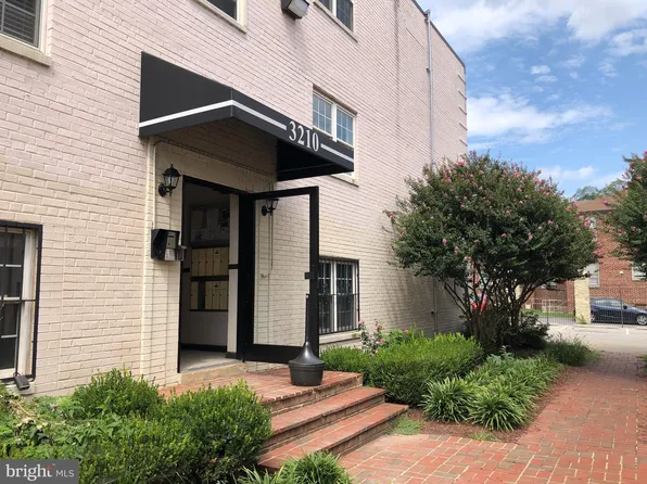 3210 8th St SE APT 6, Washington, DC 20032
