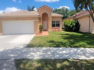 765 Tanglewood Cir, Weston, FL 33327
