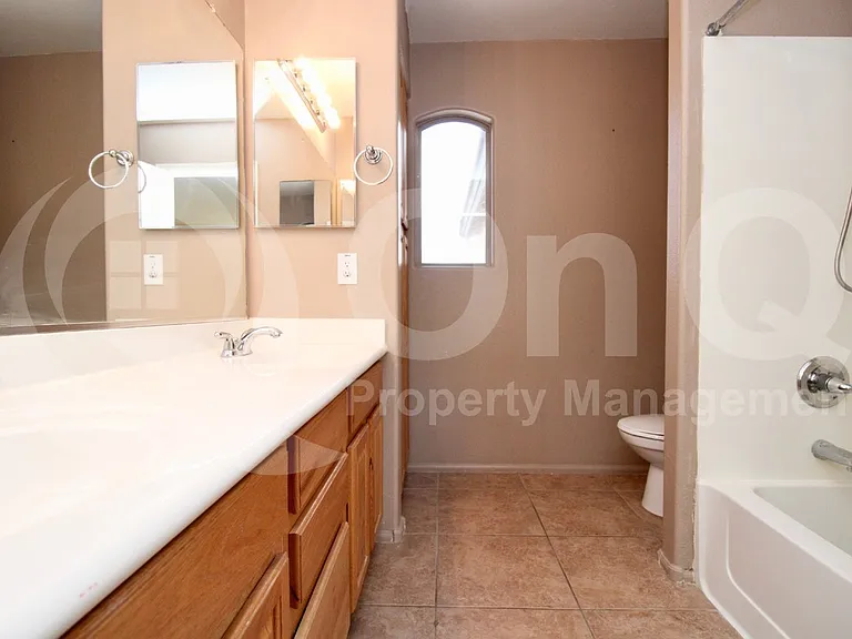 226 E Clairidge Dr — Photo 21
