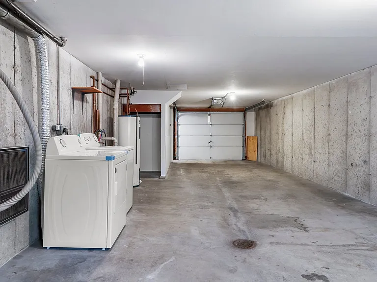 881 Janesville St #5 — Photo 13