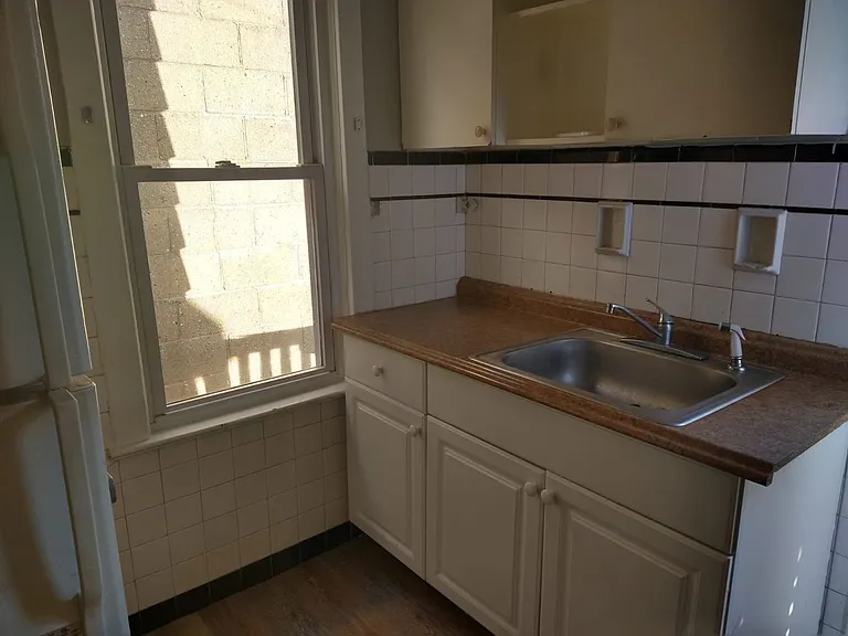 837 Genesee St — Photo 13