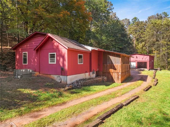 905 Booze Mountain Rd SE, Lindale, GA 30147