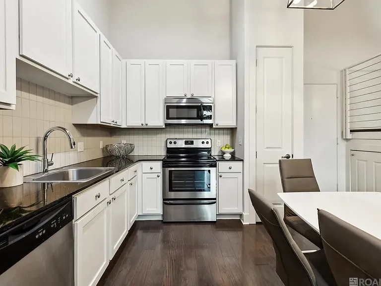 333 E Boyd Dr #16 — Photo 4