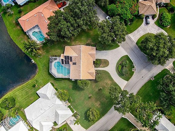 4th image of 775 Bridle Oaks Dr