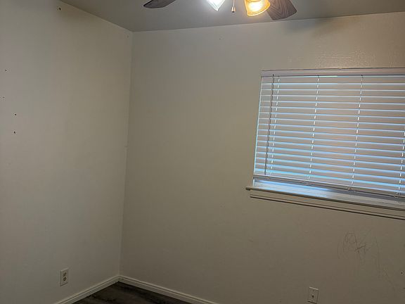 2nd image of 1917 Mayfair Dr W