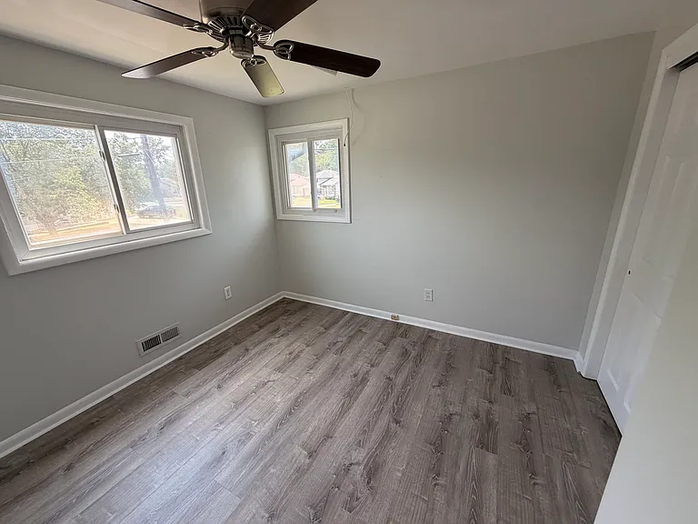 991 Sherbrook Cir — Photo 11