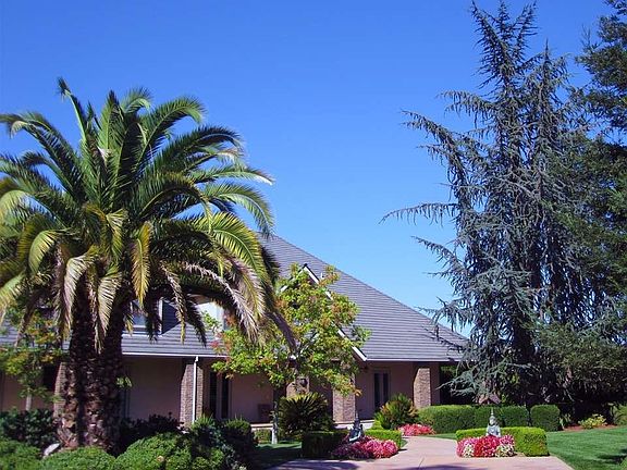 413 Crawford Rd from the Front