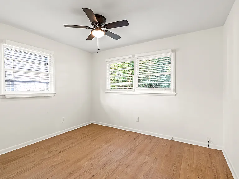 307 Springdale Dr #B — Photo 12