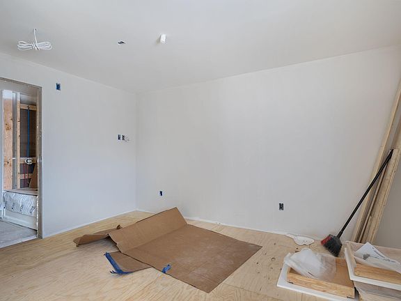 4th image of 50 Shore Road #2