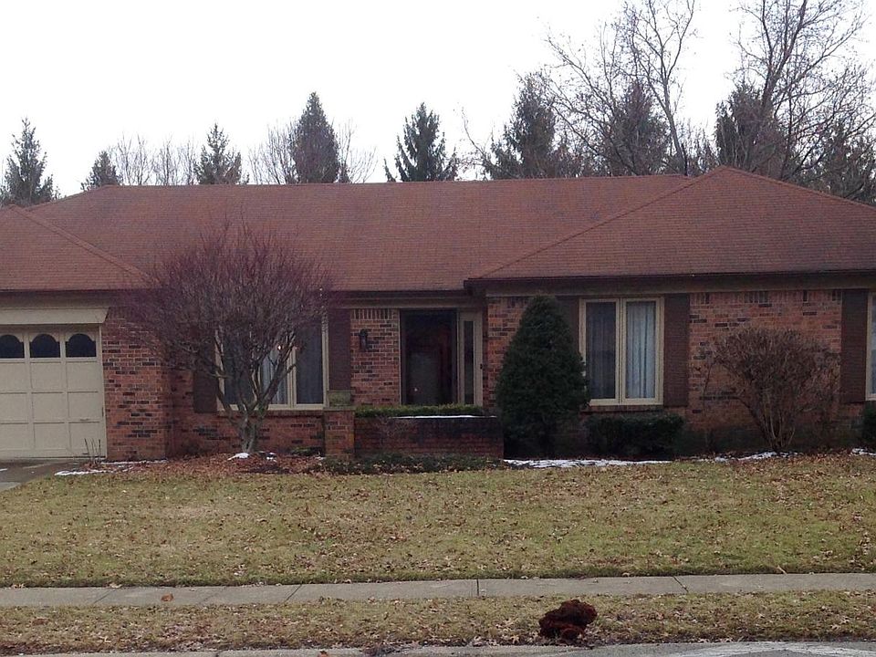 Exterior front (winter view)