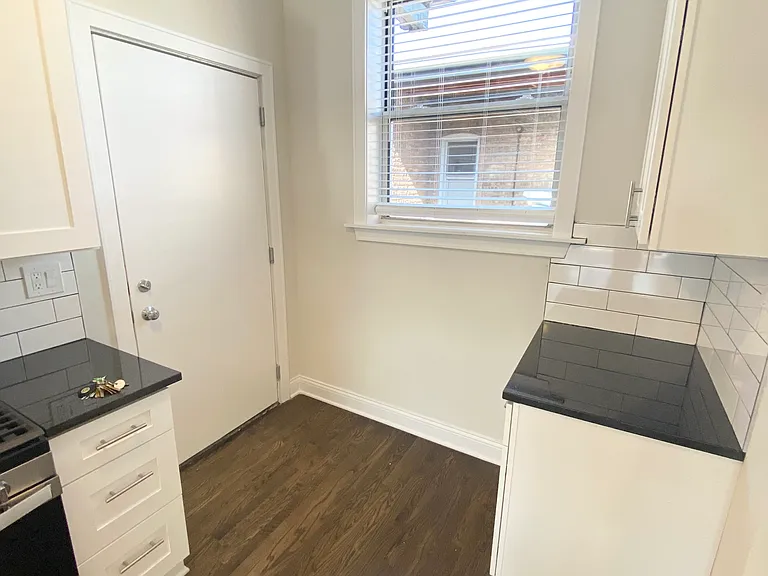 7239 N Sheridan Rd #2 — Photo 7